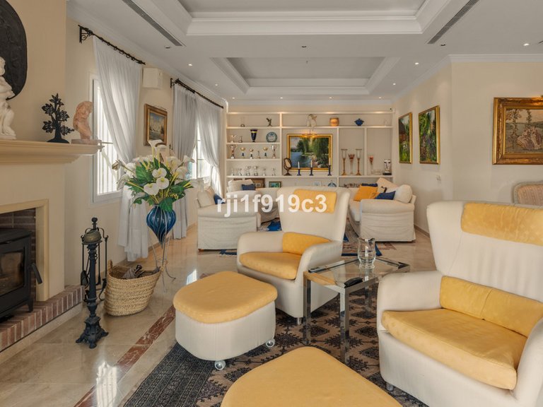 Villa for Sale in Elviria, Malaga 32