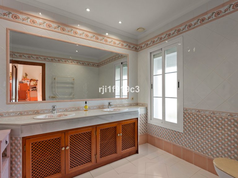 Villa for Sale in Elviria, Malaga 38