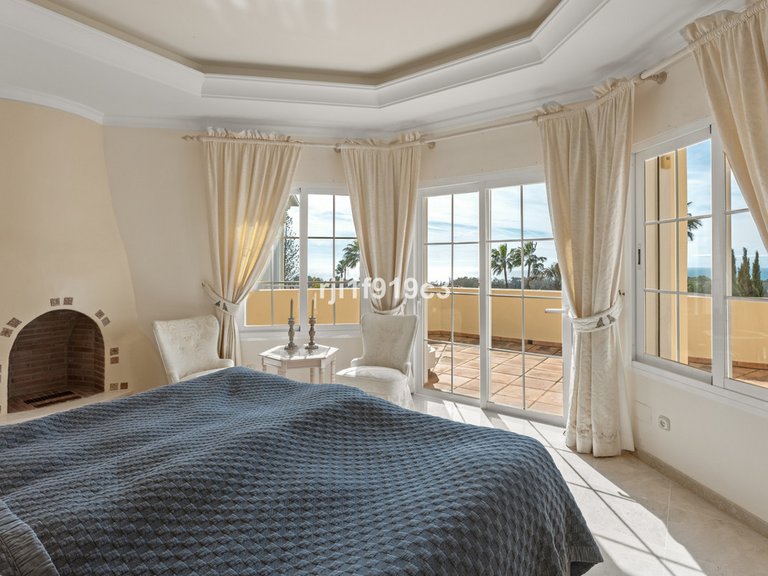 Villa for Sale in Elviria, Malaga 44