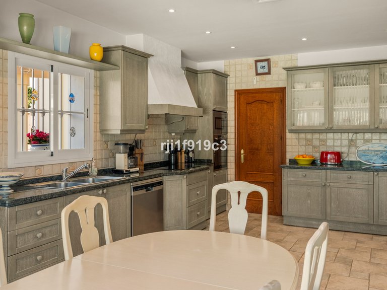 Villa for Sale in Elviria, Malaga 6