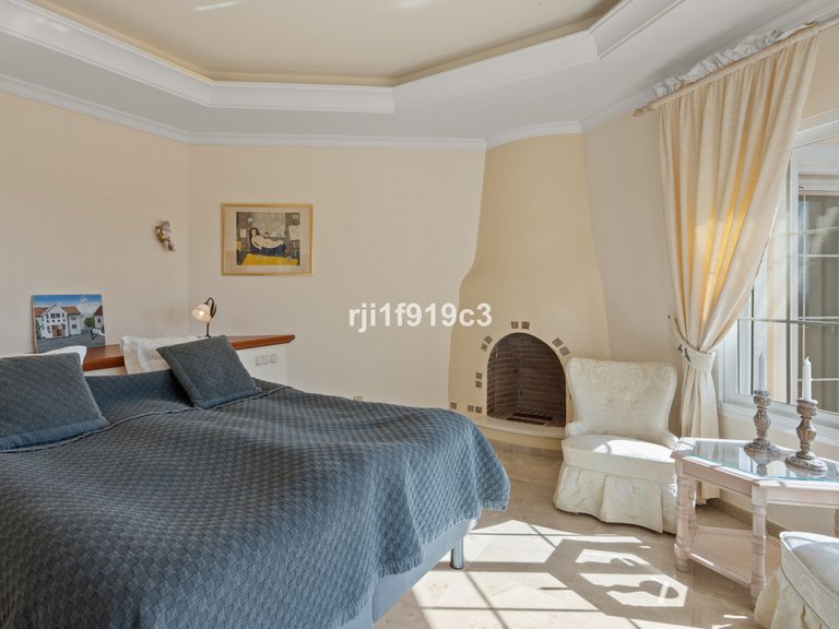 Villa for Sale in Elviria, Malaga 7