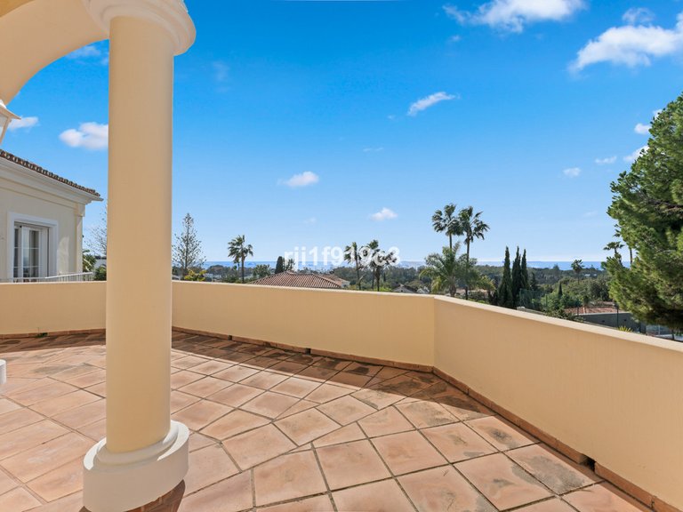 Villa for Sale in Elviria, Malaga 8
