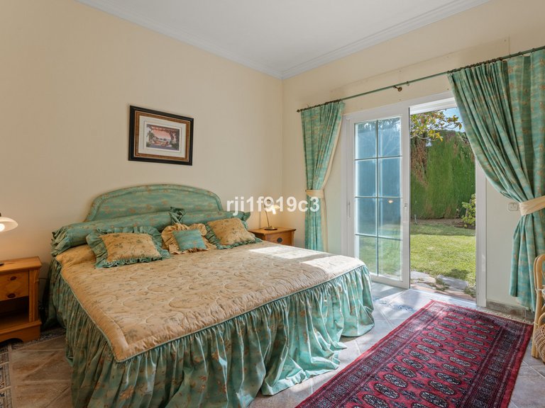 Villa for Sale in Elviria, Malaga 9