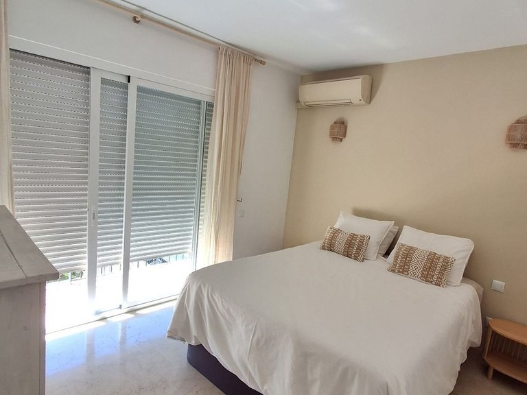 Villa for Sale in Nueva Andalucía, Malaga 18