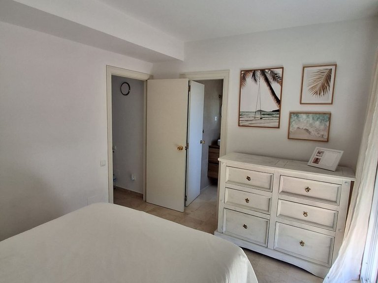 Villa for Sale in Nueva Andalucía, Malaga 19