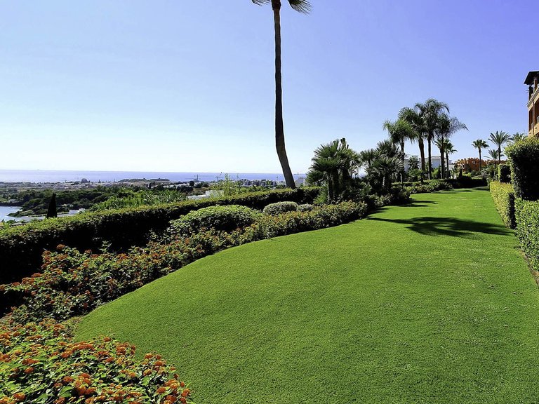 Apartment for Sale in Los Flamingos, Malaga 1