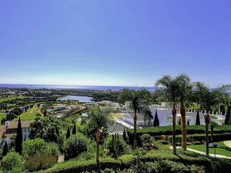 Apartment for Sale in Los Flamingos, Malaga 20