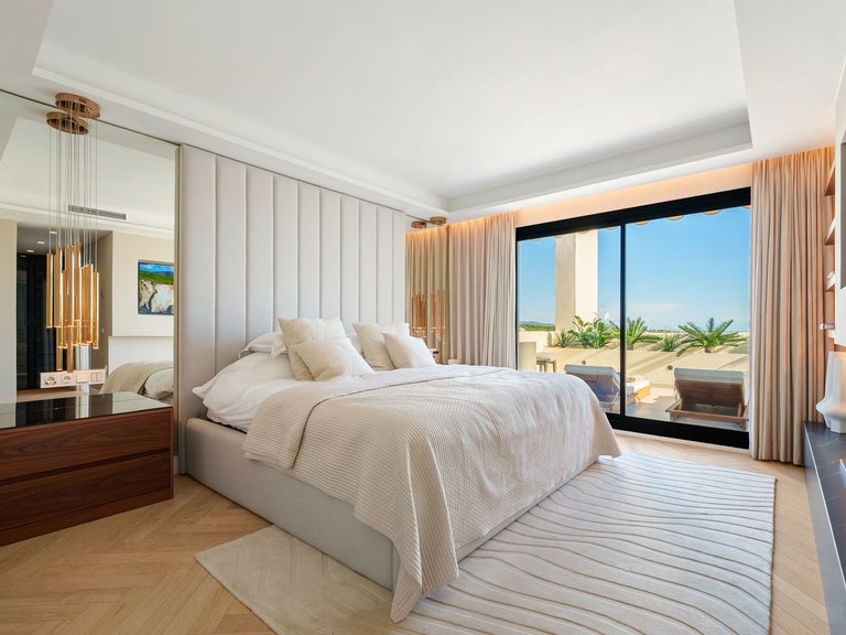 Apartment for Sale in Nueva Andalucía, Malaga 24