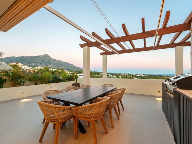 Apartment for Sale in Nueva Andalucía, Malaga 29