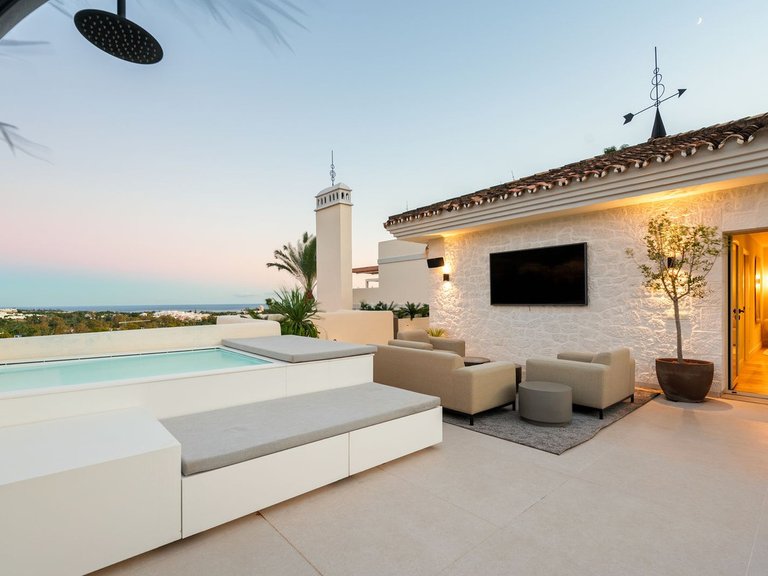 Apartment for Sale in Nueva Andalucía, Malaga 33