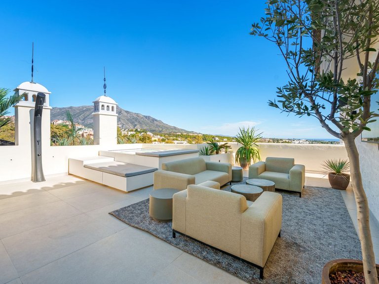 Apartment for Sale in Nueva Andalucía, Malaga 44