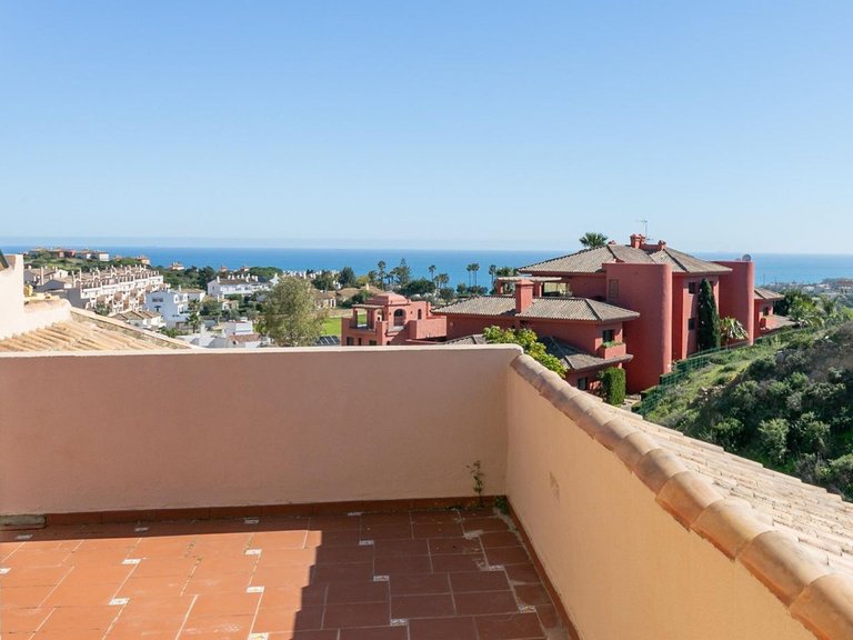 Villa for Sale in La Duquesa, Malaga 13