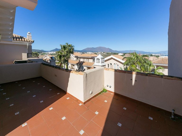 Villa for Sale in La Duquesa, Malaga 15