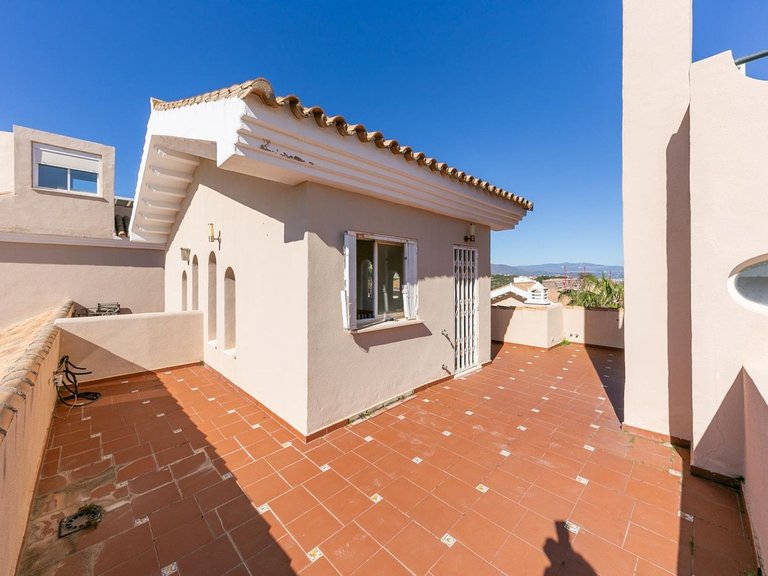 Villa for Sale in La Duquesa, Malaga 3