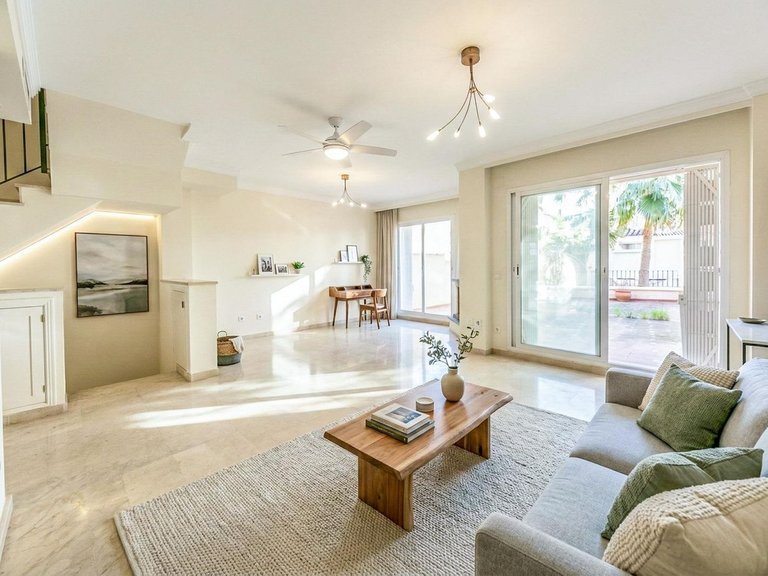 Villa for Sale in La Duquesa, Malaga 4