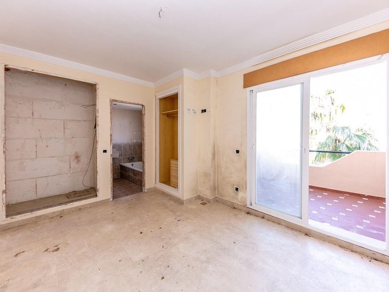 Villa for Sale in La Duquesa, Malaga 60