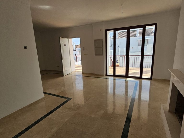 Villa for Sale in Doña Julia, Malaga 8
