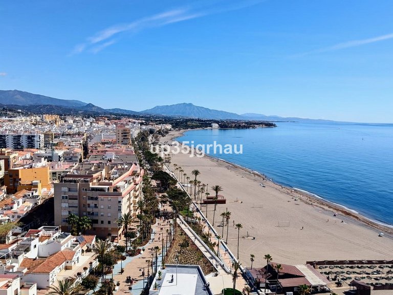 Villa for Sale in Estepona, Malaga 1