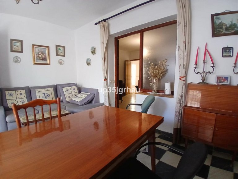 Villa for Sale in Estepona, Malaga 10