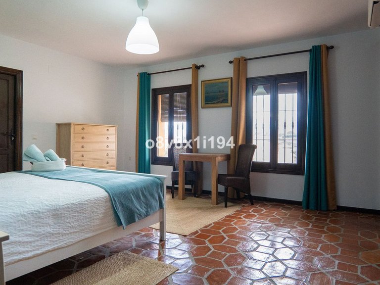 Villa for Sale in Alhaurín De La Torre, Malaga 12
