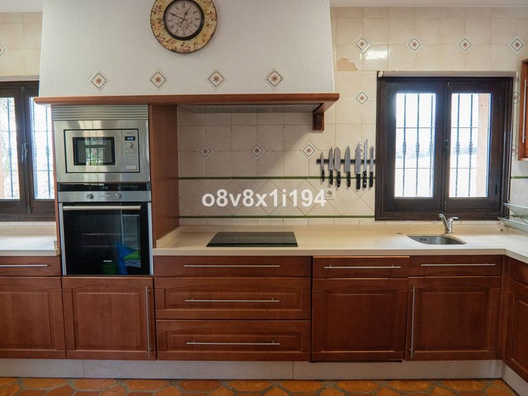 Villa for Sale in Alhaurín De La Torre, Malaga 19