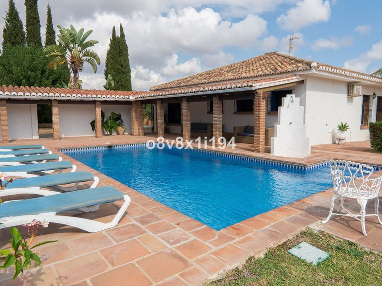 Villa for Sale in Alhaurín De La Torre, Malaga 2