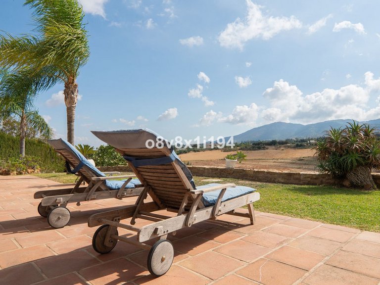 Villa for Sale in Alhaurín De La Torre, Malaga 24