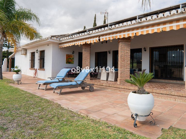 Villa for Sale in Alhaurín De La Torre, Malaga 26