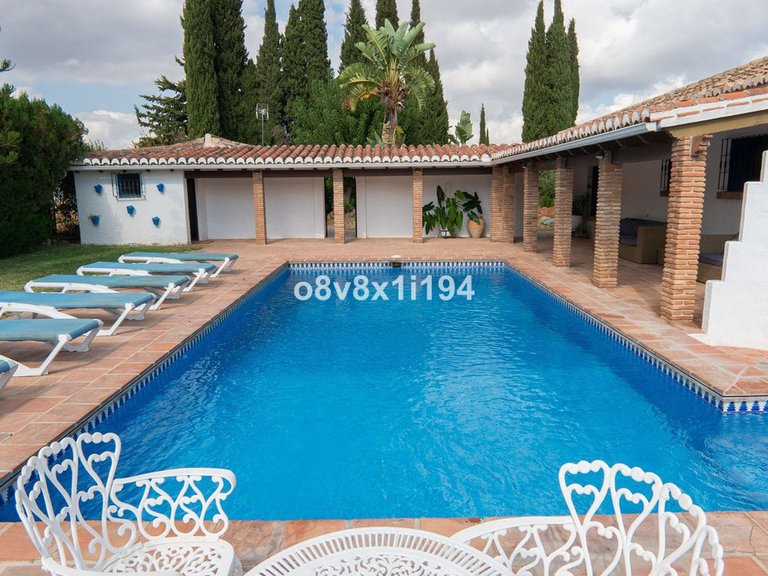 Villa for Sale in Alhaurín De La Torre, Malaga 29