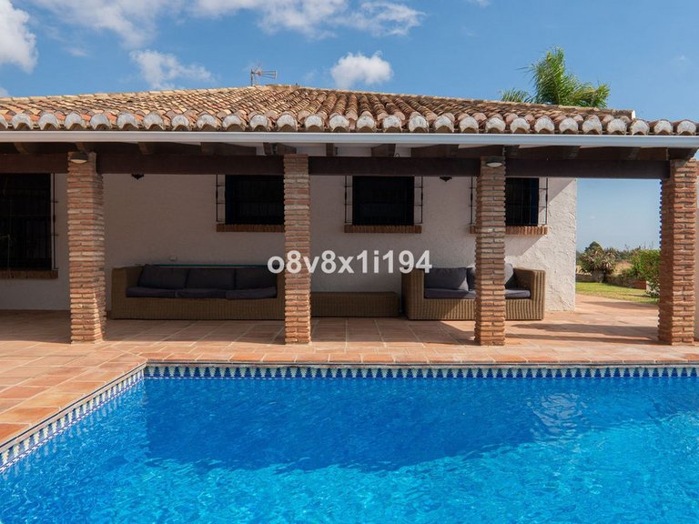 Villa for Sale in Alhaurín De La Torre, Malaga 30