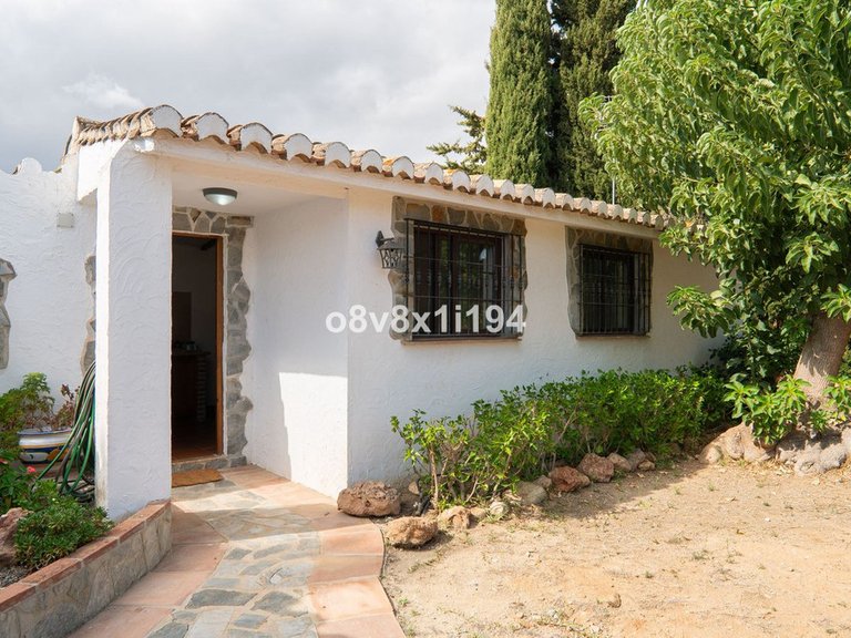 Villa for Sale in Alhaurín De La Torre, Malaga 33