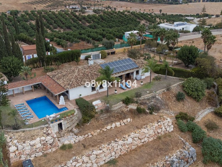 Villa for Sale in Alhaurín De La Torre, Malaga 40