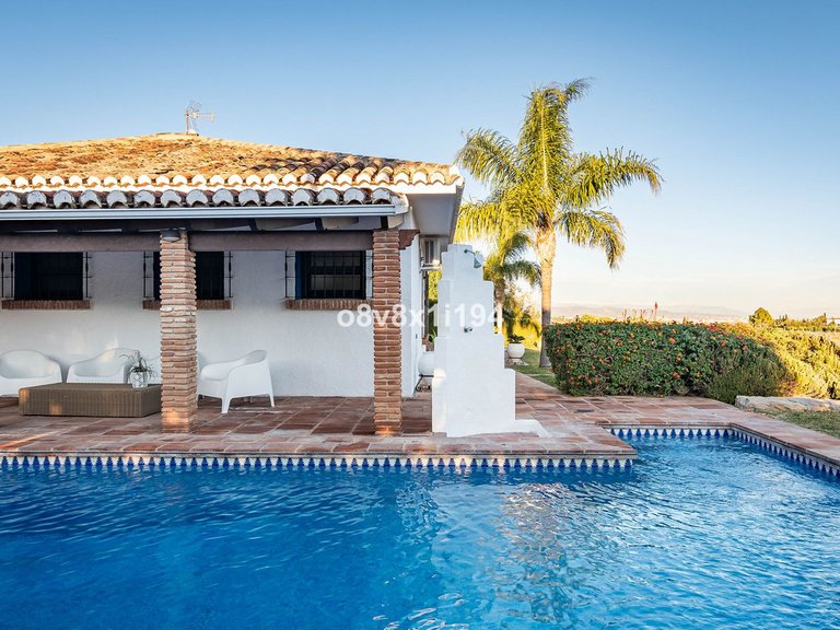 Villa for Sale in Alhaurín De La Torre, Malaga 41