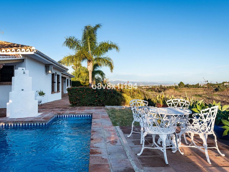 Villa for Sale in Alhaurín De La Torre, Malaga 42