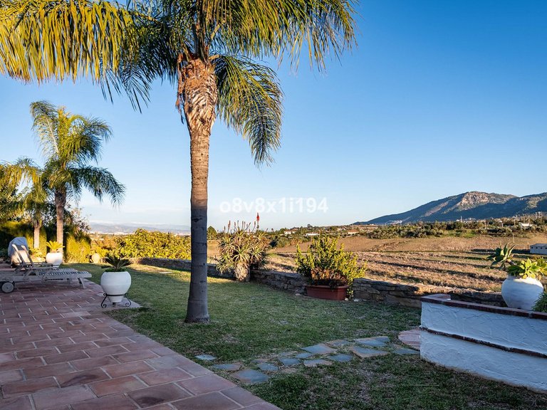 Villa for Sale in Alhaurín De La Torre, Malaga 43