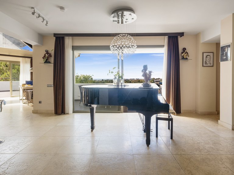 Penthouse for Sale in Costa del Sol Los Flamingos, Malaga 5