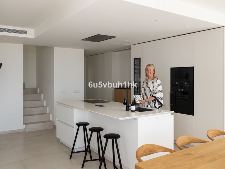 Apartment for Sale in Nueva Andalucía, Malaga 11
