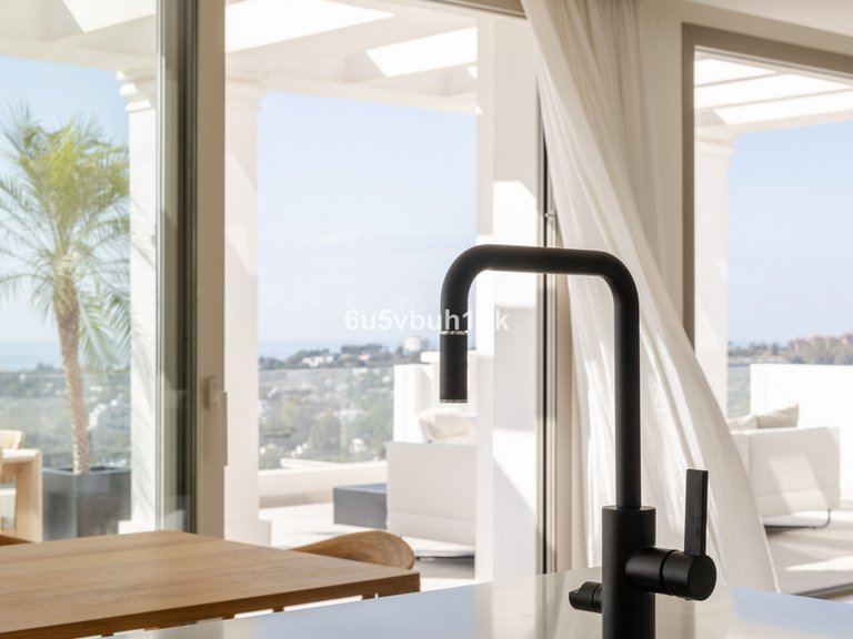 Apartment for Sale in Nueva Andalucía, Malaga 17