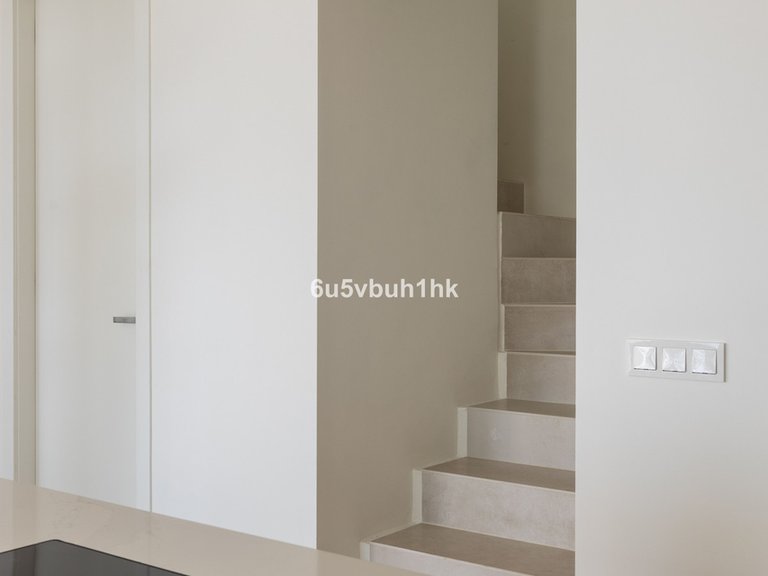 Apartment for Sale in Nueva Andalucía, Malaga 18