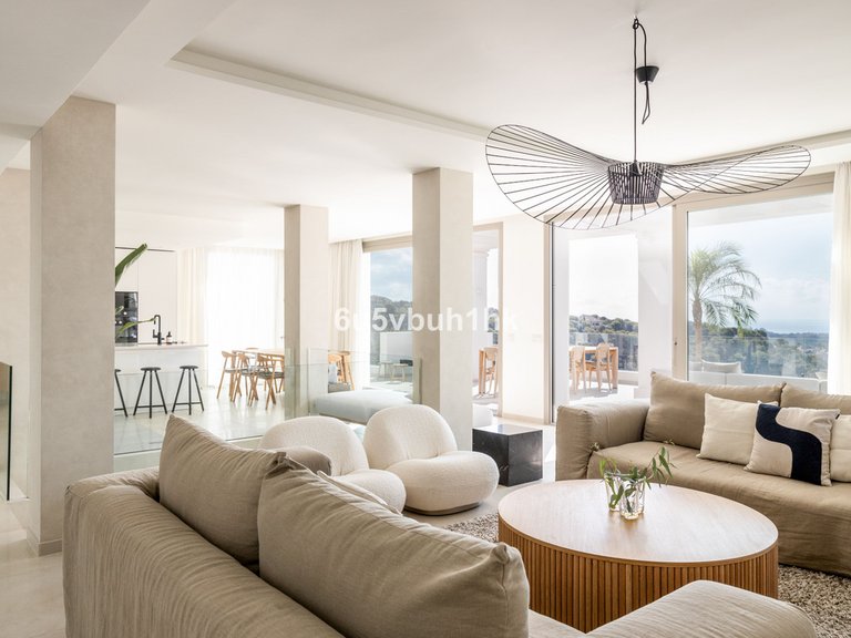 Apartment for Sale in Nueva Andalucía, Malaga 23