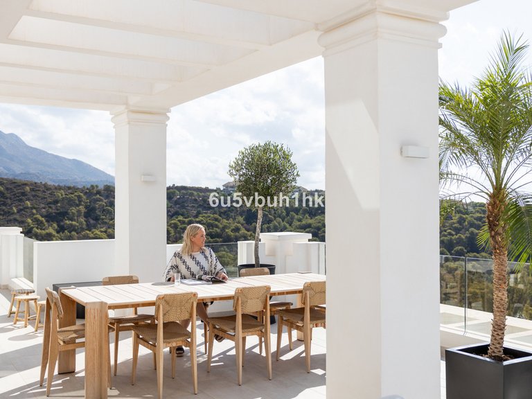 Apartment for Sale in Nueva Andalucía, Malaga 27