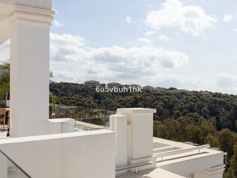 Apartment for Sale in Nueva Andalucía, Malaga 29