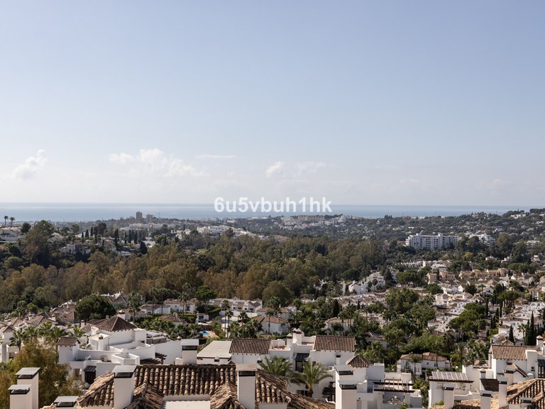 Apartment for Sale in Nueva Andalucía, Malaga 30