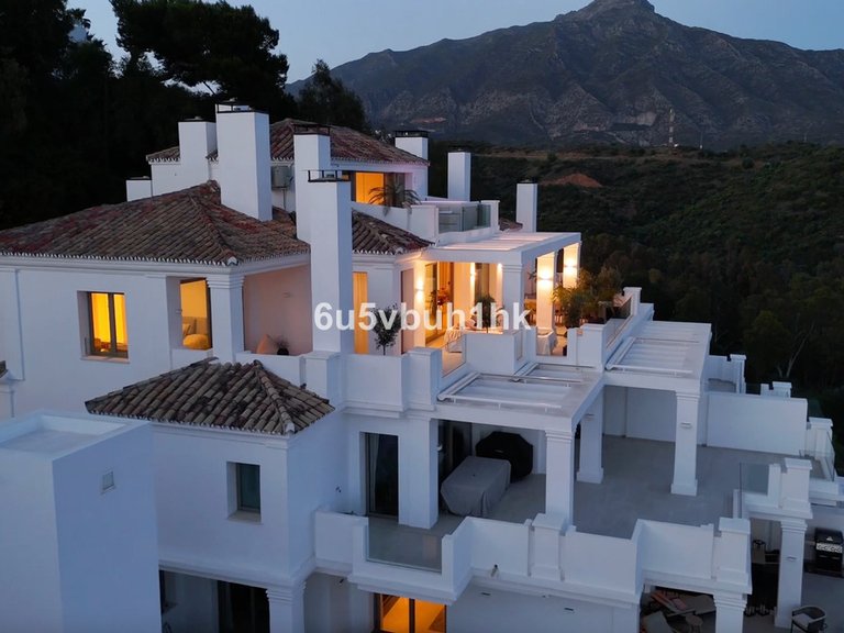Apartment for Sale in Nueva Andalucía, Malaga 4