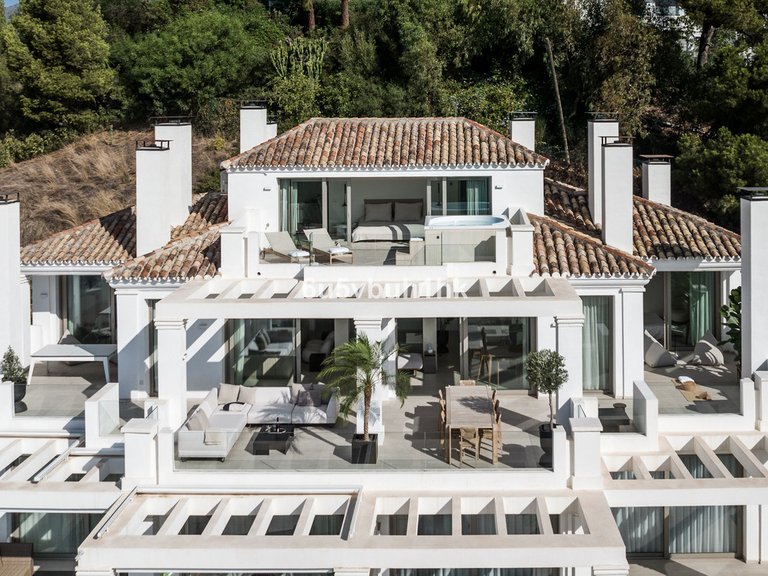 Apartment for Sale in Nueva Andalucía, Malaga 5