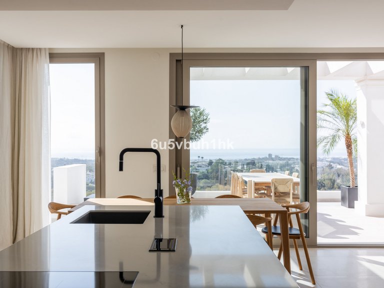 Apartment for Sale in Nueva Andalucía, Malaga 6