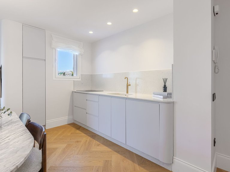 Apartment for Sale in Puerto Banús, Malaga 17