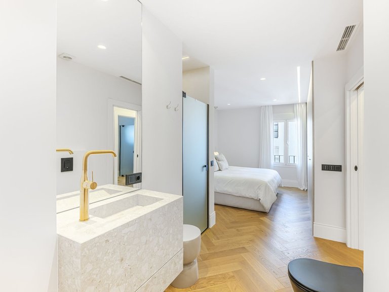 Apartment for Sale in Puerto Banús, Malaga 2