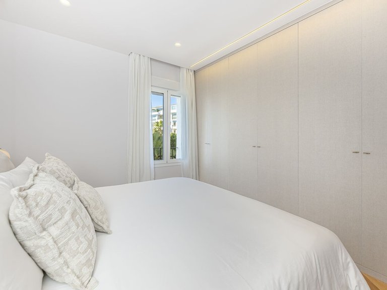 Apartment for Sale in Puerto Banús, Malaga 24
