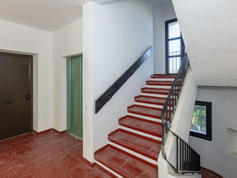 Apartment for Sale in Puerto Banús, Malaga 38